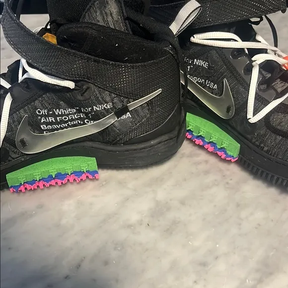 Off-White x Air Force 1 Mid ‘Black’