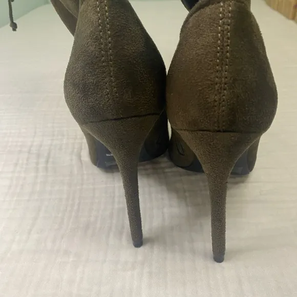 Oliya Green Stiletto 4 Inch Knee High Pointy Toe Boots Size 10