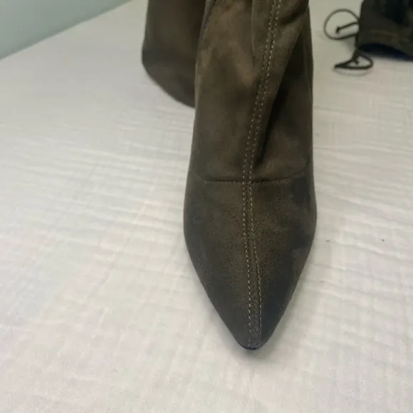 Oliya Green Stiletto 4 Inch Knee High Pointy Toe Boots Size 10