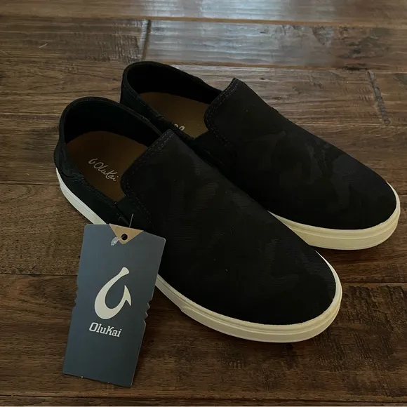 OluKai Women's Pehuea Pa'i Shoes in Lava Rock Black Size 6