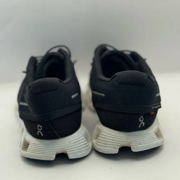On Cloud 5 Women’s Size 7 Black White Athletic Running Shoes Speed Laces Slip On