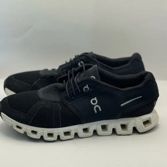 On Cloud 5 Women’s Size 7 Black White Athletic Running Shoes Speed Laces Slip On