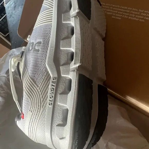 On cloud Running Women's Cloudgo Shoes - White and Gray. Size 10