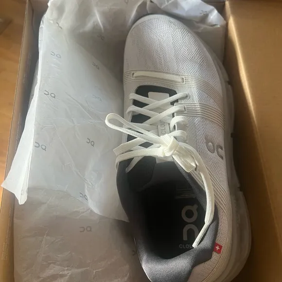 On cloud Running Women's Cloudgo Shoes - White and Gray. Size 10
