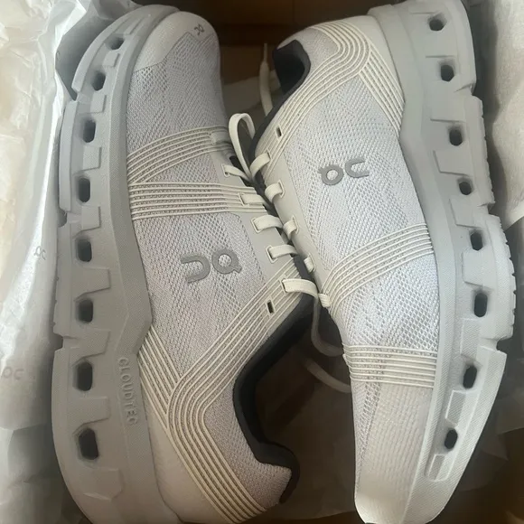 On cloud Running Women's Cloudgo Shoes - White and Gray. Size 10