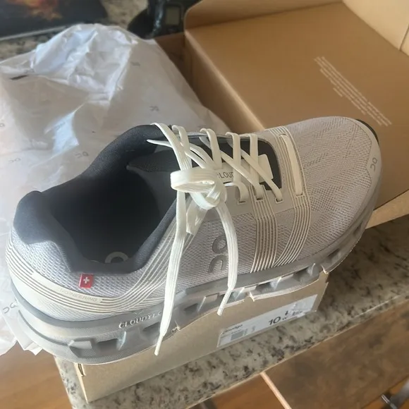 On cloud Running Women's Cloudgo Shoes - White and Gray. Size 10