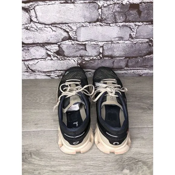 On Cloud Black White Comfort Gym Lace Up Running Shoes Women’s Sz 8.5M US/40EU