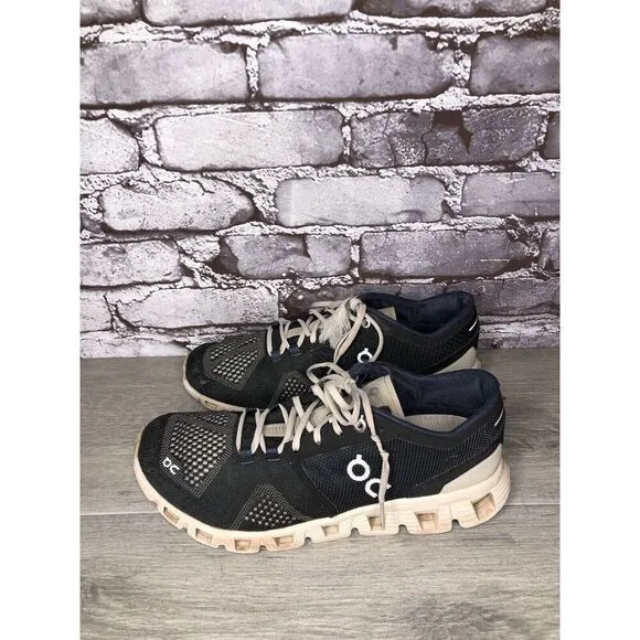 On Cloud Black White Comfort Gym Lace Up Running Shoes Women’s Sz 8.5M US/40EU