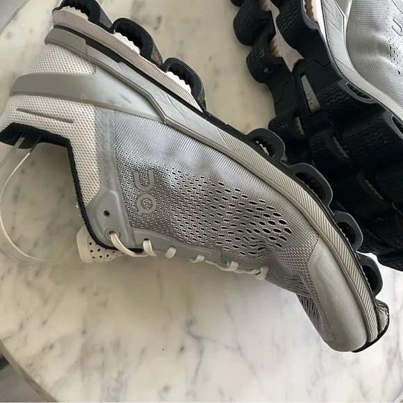 ON Running Cloudsurfer Women’s size 9 Running Casual Shoes Glacier Gray White