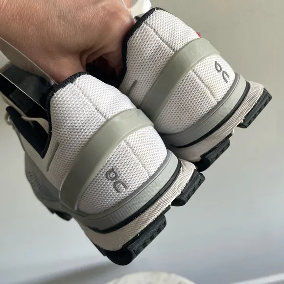 ON Running Cloudsurfer Women’s size 9 Running Casual Shoes Glacier Gray White