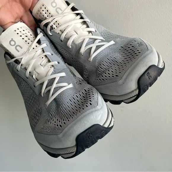 ON Running Cloudsurfer Women’s size 9 Running Casual Shoes Glacier Gray White