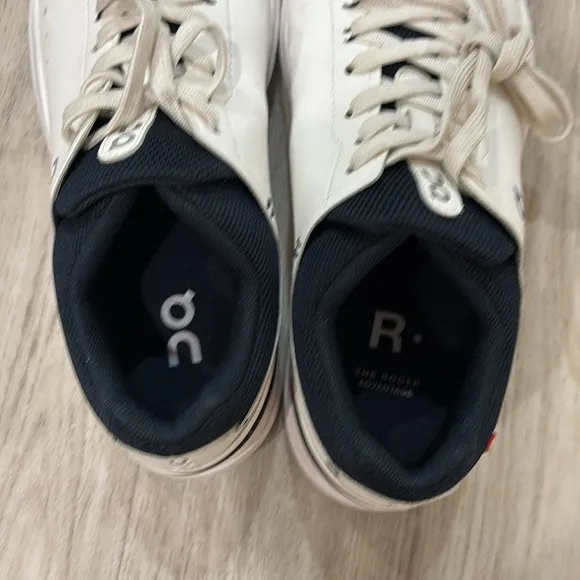 On Running The Roger Advantage White Men's Sneakers size 8 men