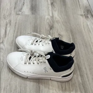 On Running The Roger Advantage White Men's Sneakers size 8 men
