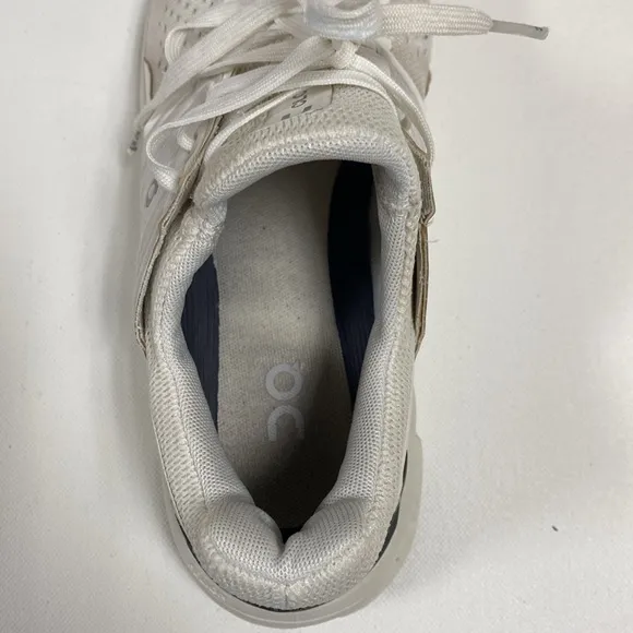 On Running/On Cloud, Women's White Athletic Shoes, Size W8.5,