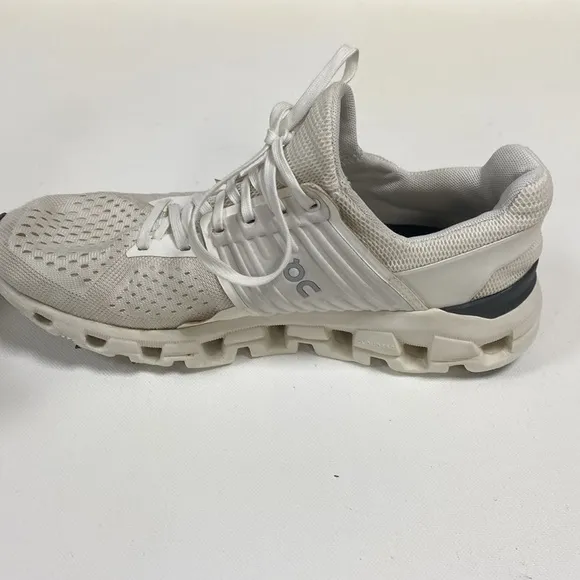 On Running/On Cloud, Women's White Athletic Shoes, Size W8.5,