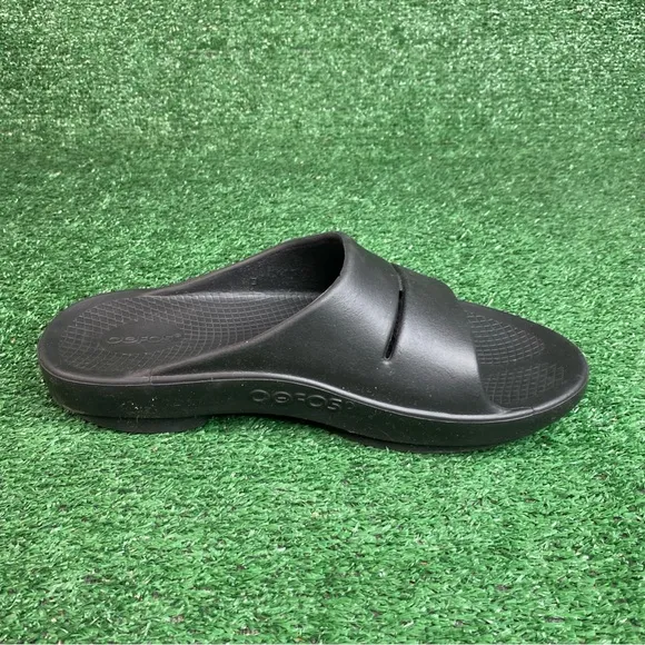 Oofos Ooahh Recovery Mens 9 / Womens 11 Black Slide Comfort Sandal Shoes - NEW