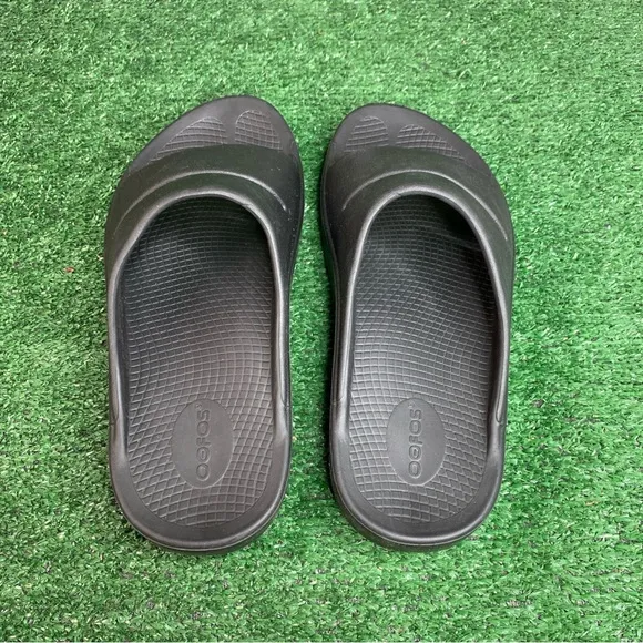 Oofos Ooahh Recovery Mens 9 / Womens 11 Black Slide Comfort Sandal Shoes - NEW