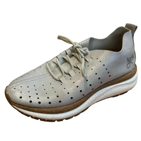 OTBT Women's Light Comfortable Alstead Walking Shoes 6.5 silver comfy