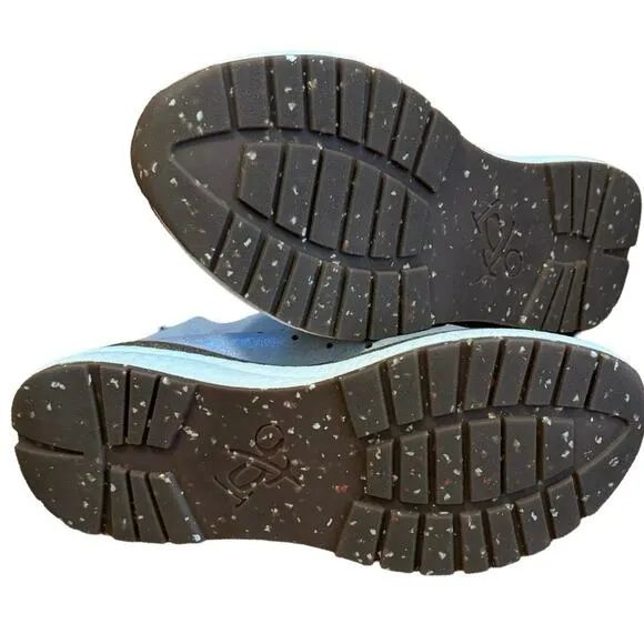OTBT Women's Light Comfortable Alstead Walking Shoes 6.5 silver comfy