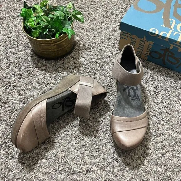 OTBT Womens Wander Out Leather Mary Jane Wedge Clogs Shoes 6.5 M Zinc Tan New
