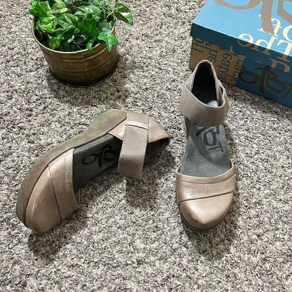 OTBT Womens Wander Out Leather Mary Jane Wedge Clogs Shoes 6.5 M Zinc Tan New