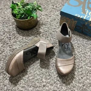 OTBT Womens Wander Out Leather Mary Jane Wedge Clogs Shoes 6.5 M Zinc Tan New