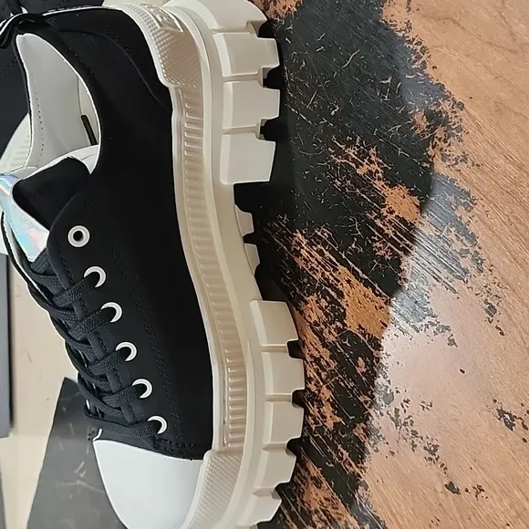 Palladium Revolt Lo TX Platform Sneakers BLACK/MARSHMELLOW WOMENS NEW With Box