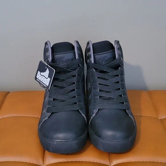 Pastry New Pop Tart Dance Sneakers Big Girl Size 33 Eur