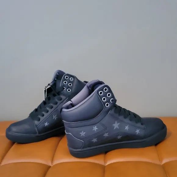 Pastry New Pop Tart Dance Sneakers Big Girl Size 33 Eur