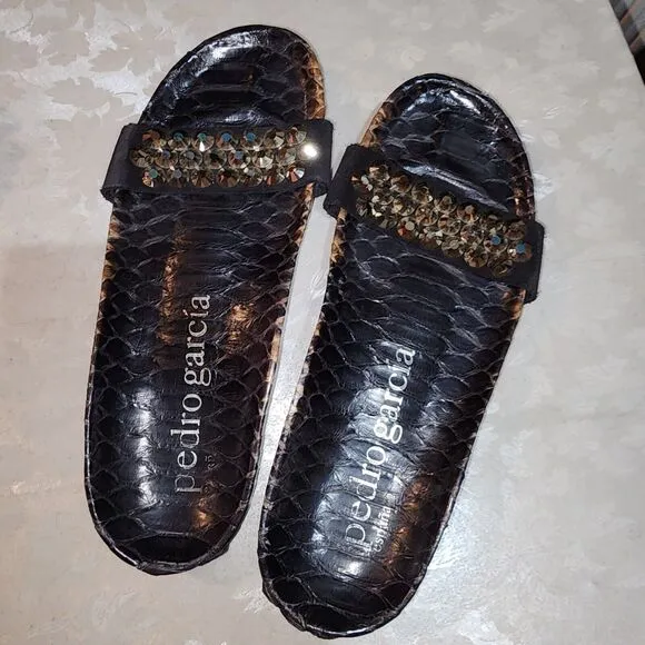 PEDRO GARCIA ARETA Sz 7 Black Snakeskin Slide On Bling Top Open Toe Mule Sandals