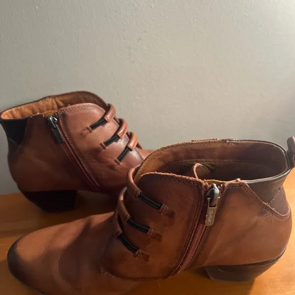 Pikolinos Cuero Women's Tan LeatherAnkle Booties Size 10/42
