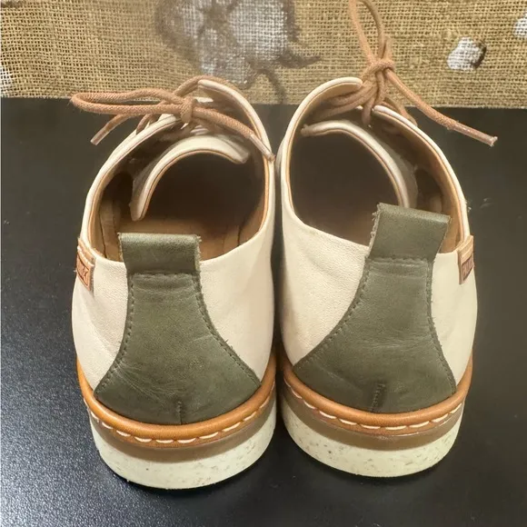 Pikolinos Women’s Cream Leather Shoes