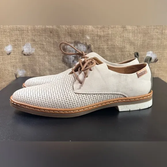 Pikolinos Women’s Cream Leather Shoes