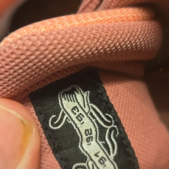 Pink and White High-Top Sneakers with Lace-Up Design jordan 6