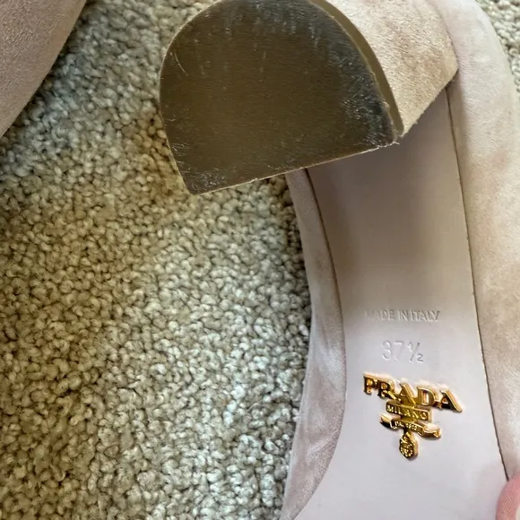 Prada Elegant Tan Women's Pumps