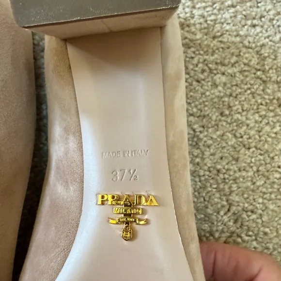 Prada Elegant Tan Women's Pumps