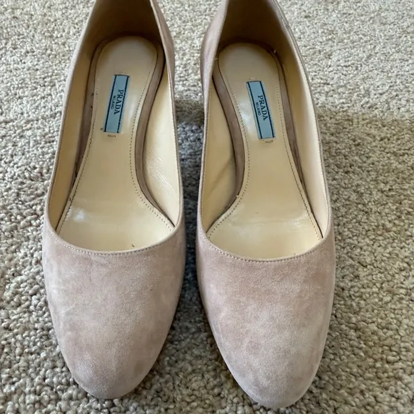 Prada Elegant Tan Women's Pumps