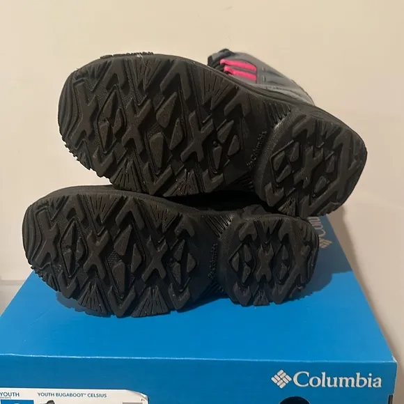 Pre-love girls, waterproof Columbia boots youth size 3