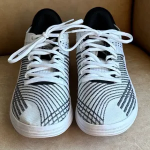 Puma Clyde All-Pro Unisex Basketball Sneakers White/Black Size 7.5 Men/9…