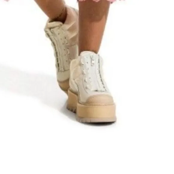 Puma Fenty cream satin leather puffer zip up lace platform sneakers boot size 12