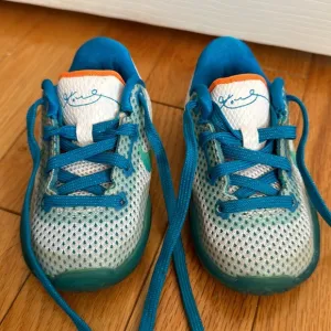 RARE KOBE BRYANT NIKE TODDLER SNEAKERS