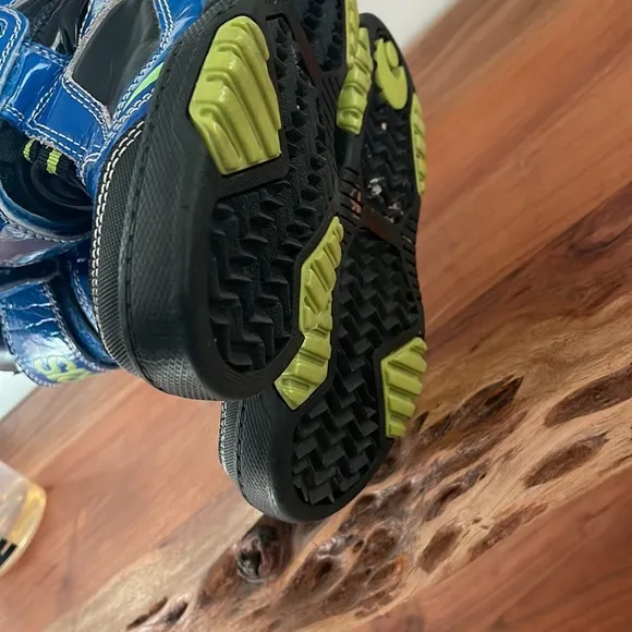 RARE Vintage Osiris Skateboarding High Top Kids Sneakers