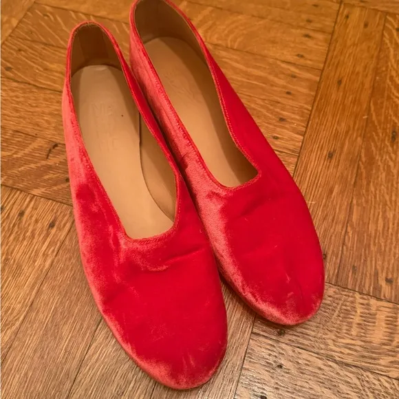Red Velvet Women's Flats
