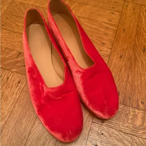 Red Velvet Women's Flats