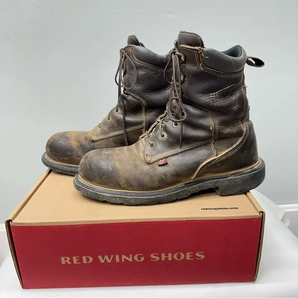 Red Wing 4200 Dynaforce work boots 8-inch waterproof steel toe. Men’s 9.