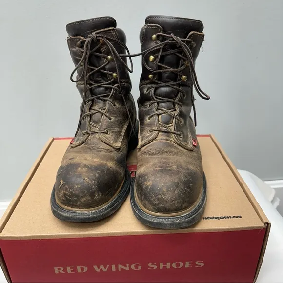 Red Wing 4200 Dynaforce work boots 8-inch waterproof steel toe. Men’s 9.