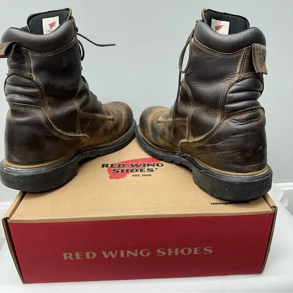 Red Wing 4200 Dynaforce work boots 8-inch waterproof steel toe. Men’s 9.
