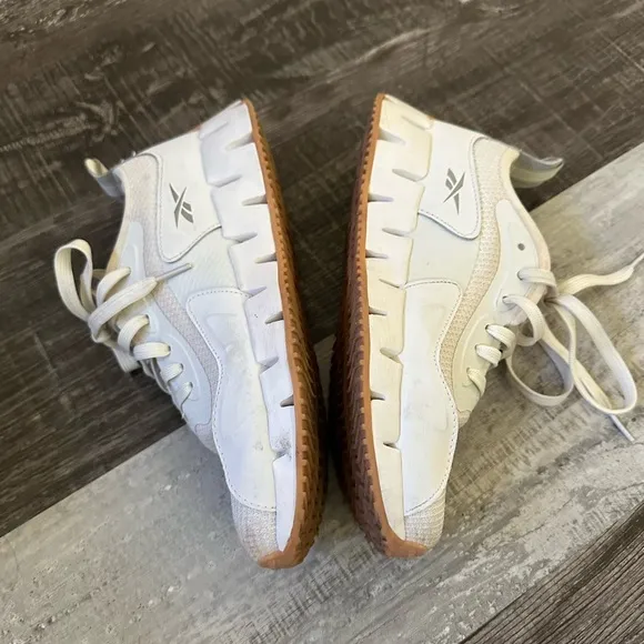 Reebok ortholite cushion comfort footed white chunky sneakers women’s US 8