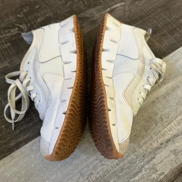 Reebok ortholite cushion comfort footed white chunky sneakers women’s US 8