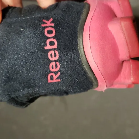 Reebok Sueded Black Hot Pink running walking shoes size 7 5 women